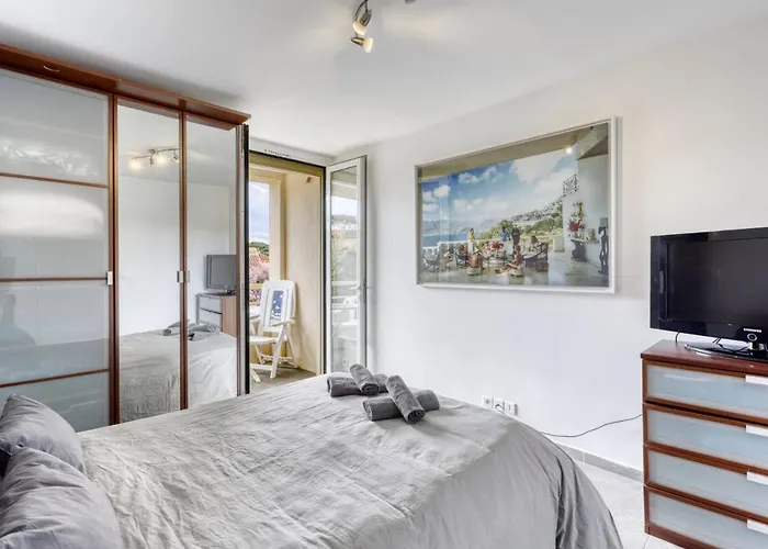 3 With Sea View Terraces In Peace Appartement *