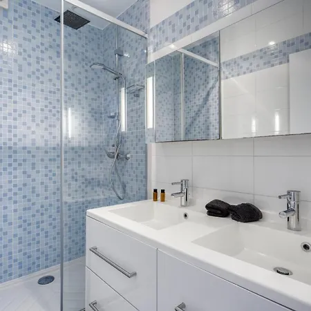 3 With Sea View Terraces In Peace شقة سان تروبيه