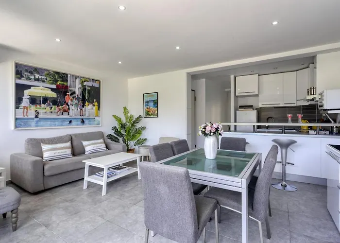 3 With Sea View Terraces In Peace Saint-Tropez